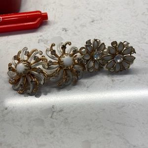 Lot of 2 vintage earrings